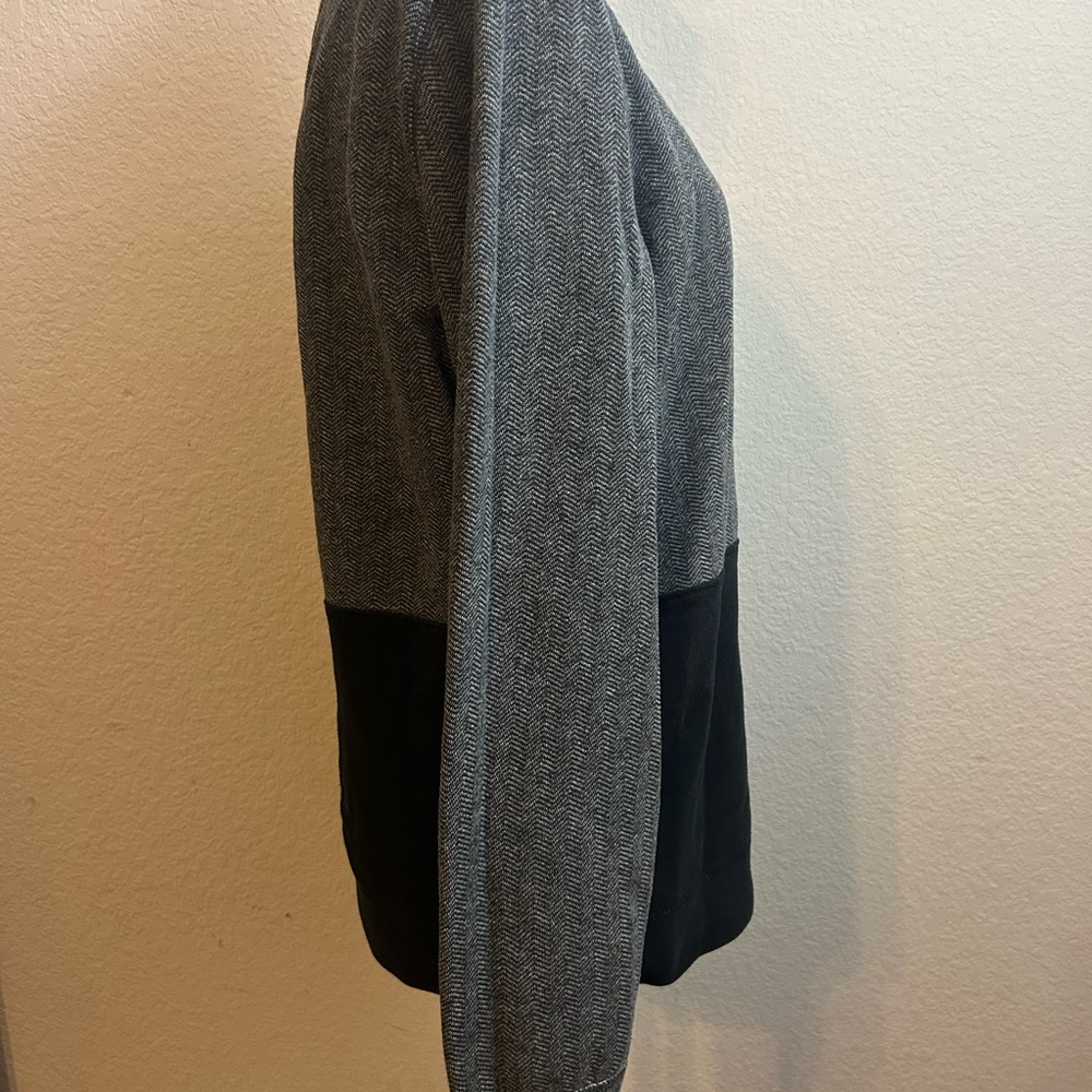 EUC Mens Hollister Grey Black Block Crewneck‎ Sweater Size Medium - Picture 2 of 9